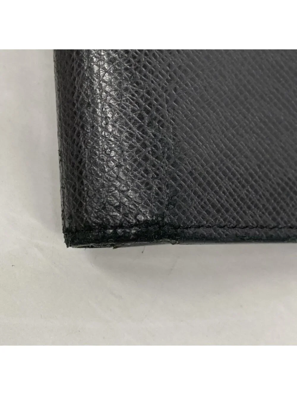Louis Vuitton Wallet Taiga Portefeuille Brazza Ardoise